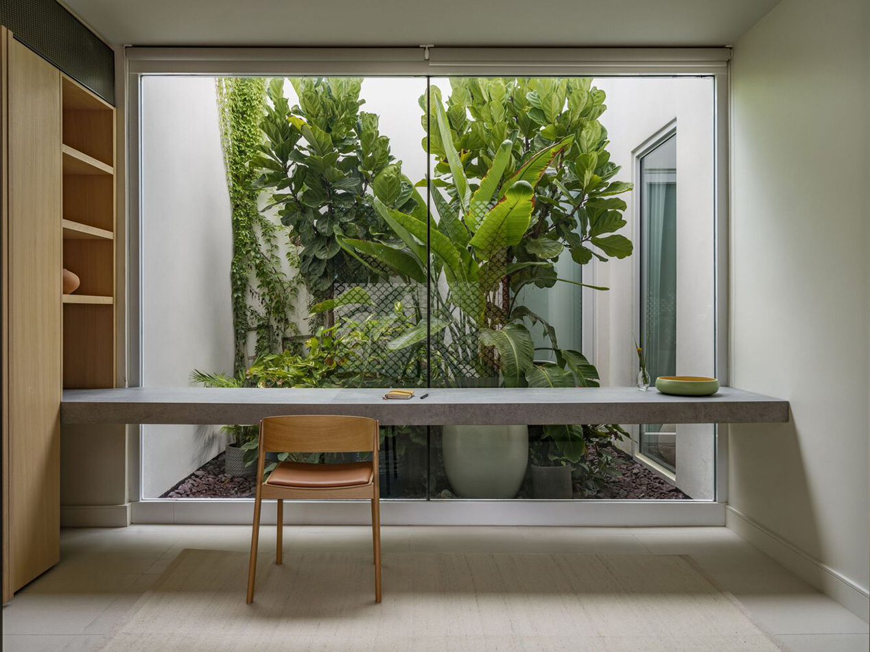 Biệt thự Brisana tại Puerto Rico – không gian nhiệt đới cải tạo bởi Paul Raff Studio với terracotta scallop, ánh sáng tự nhiên và vườn liên kết.