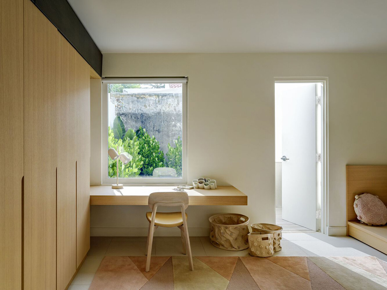 Biệt thự Brisana tại Puerto Rico – không gian nhiệt đới cải tạo bởi Paul Raff Studio với terracotta scallop, ánh sáng tự nhiên và vườn liên kết.