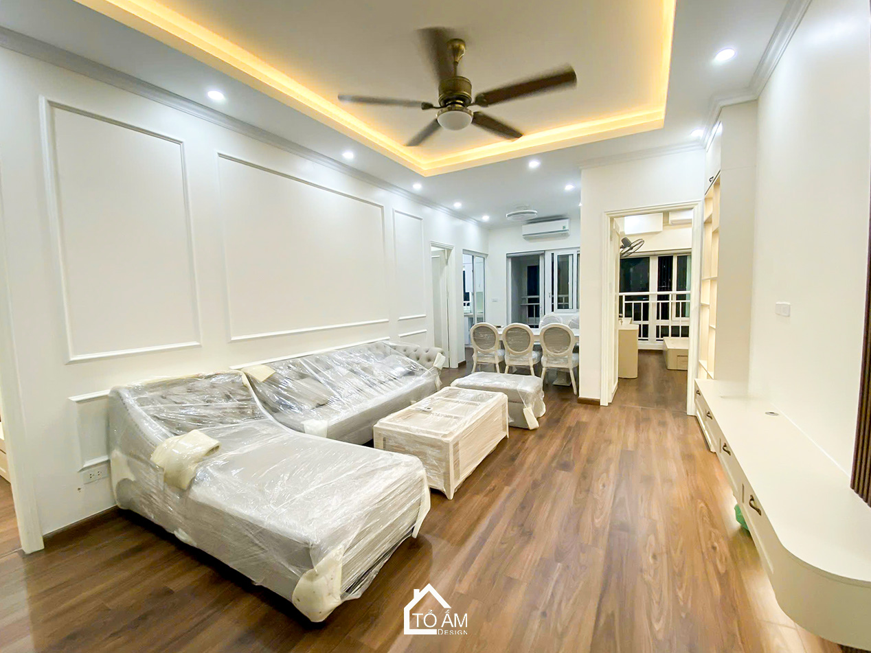 Phòng khách kết hợp bàn ăn: Trắng tinh khôi – Sang trọng – Nhẹ nhàng - Hoàn thiện Chung cư 3 ngủ Cienco Thanh Xuân, Hoàng Đạo Thúy - Tổ Ấm Design