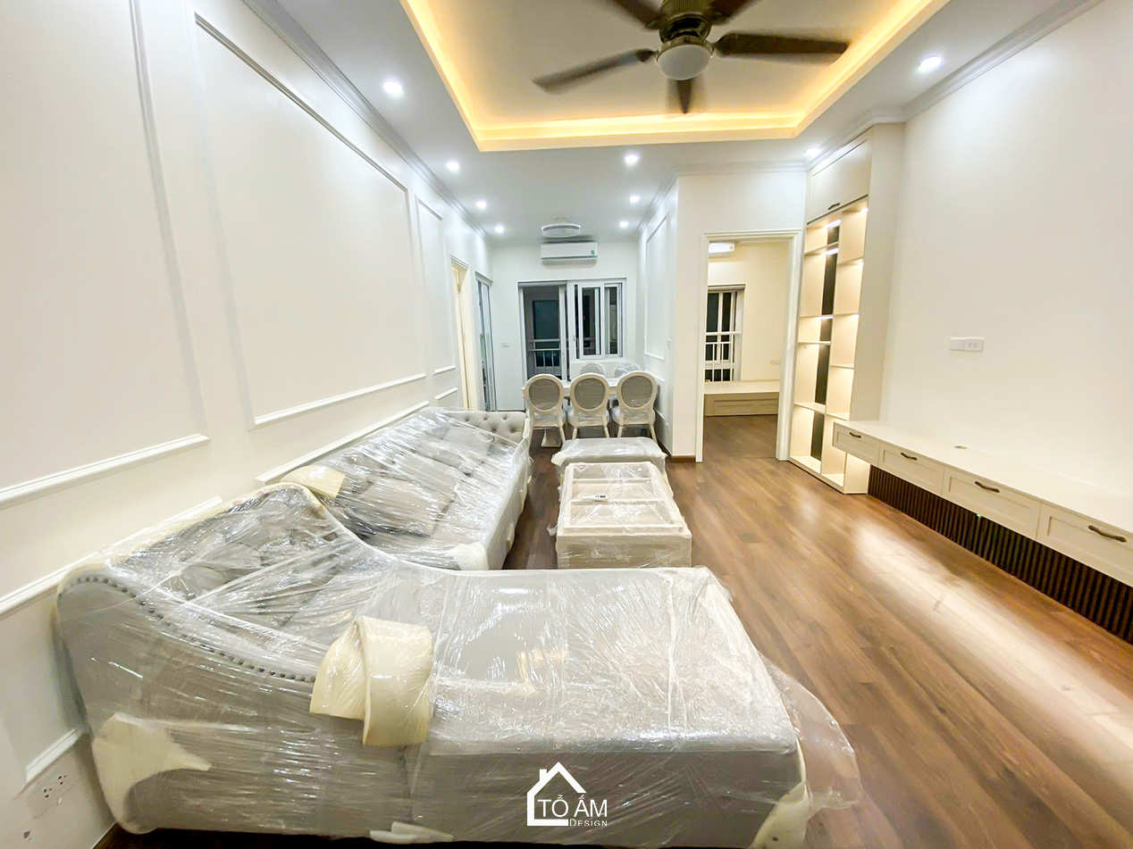 Phòng khách kết hợp bàn ăn: Trắng tinh khôi – Sang trọng – Nhẹ nhàng - Hoàn thiện Chung cư 3 ngủ Cienco Thanh Xuân, Hoàng Đạo Thúy - Tổ Ấm Design