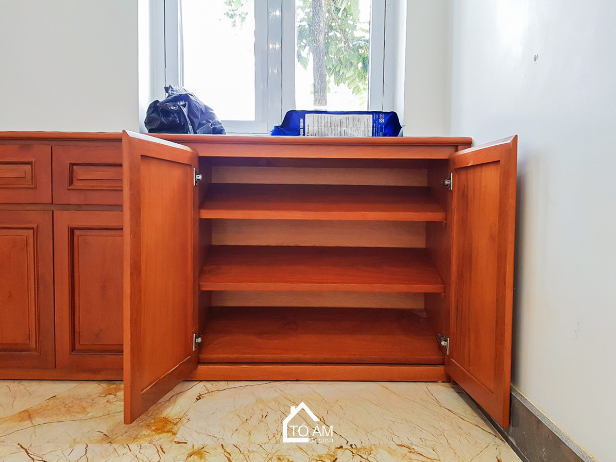 Phòng khách Gỗ gõ đỏ sang trọng phong cách Tân Cổ Điển - Biệt thự Gỗ gõ đỏ sang trọng – Tổ Ấm Design