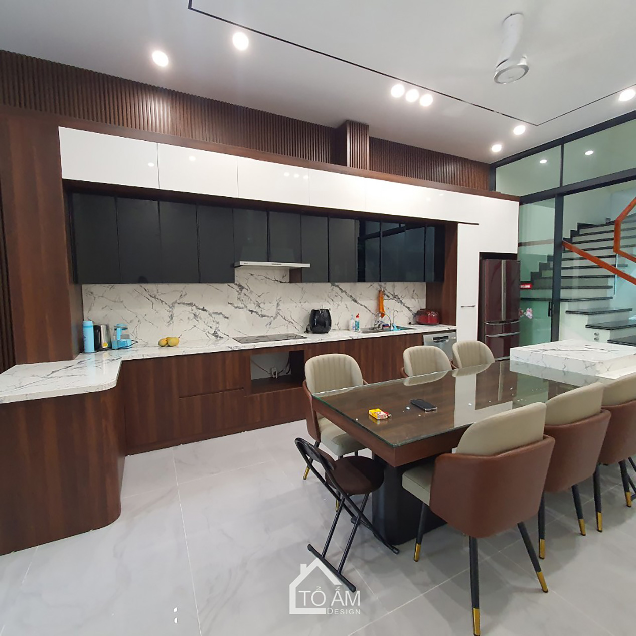 Khu bếp ăn: Tiện nghi – gọn gàng – truyền cảm hứng - Hoàn thiện Nhà phố Hiện đại 3 tầng tại Tiên Yên - Tổ Ấm Design