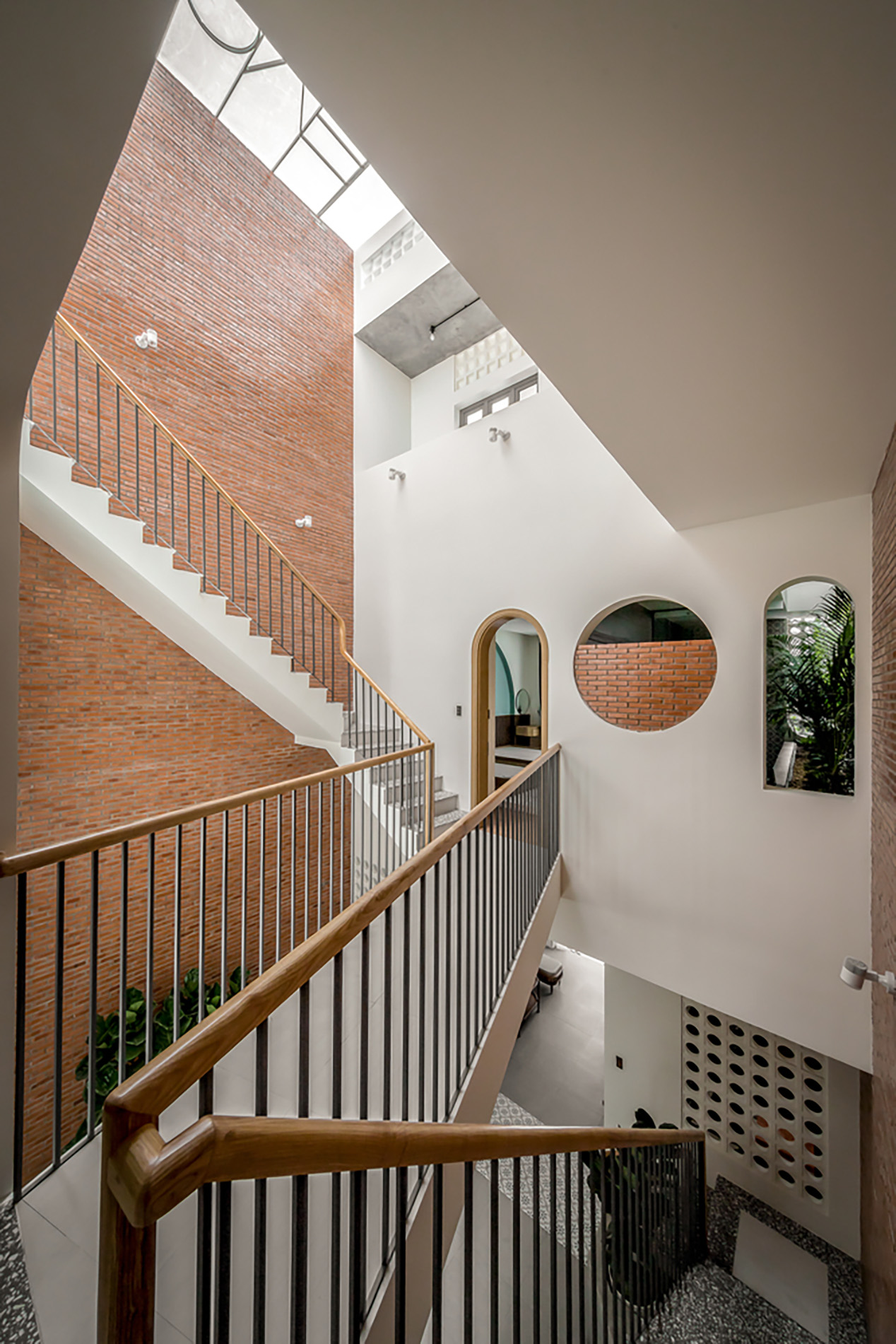 Không gian nội thất Nhà phố Tropical Hồ Chí Minh – phong cách mở, ngập tràn ánh sáng - Công trình tham khảo Nhà phố Tropical Hồ Chí Minh - Tổ Ấm Design