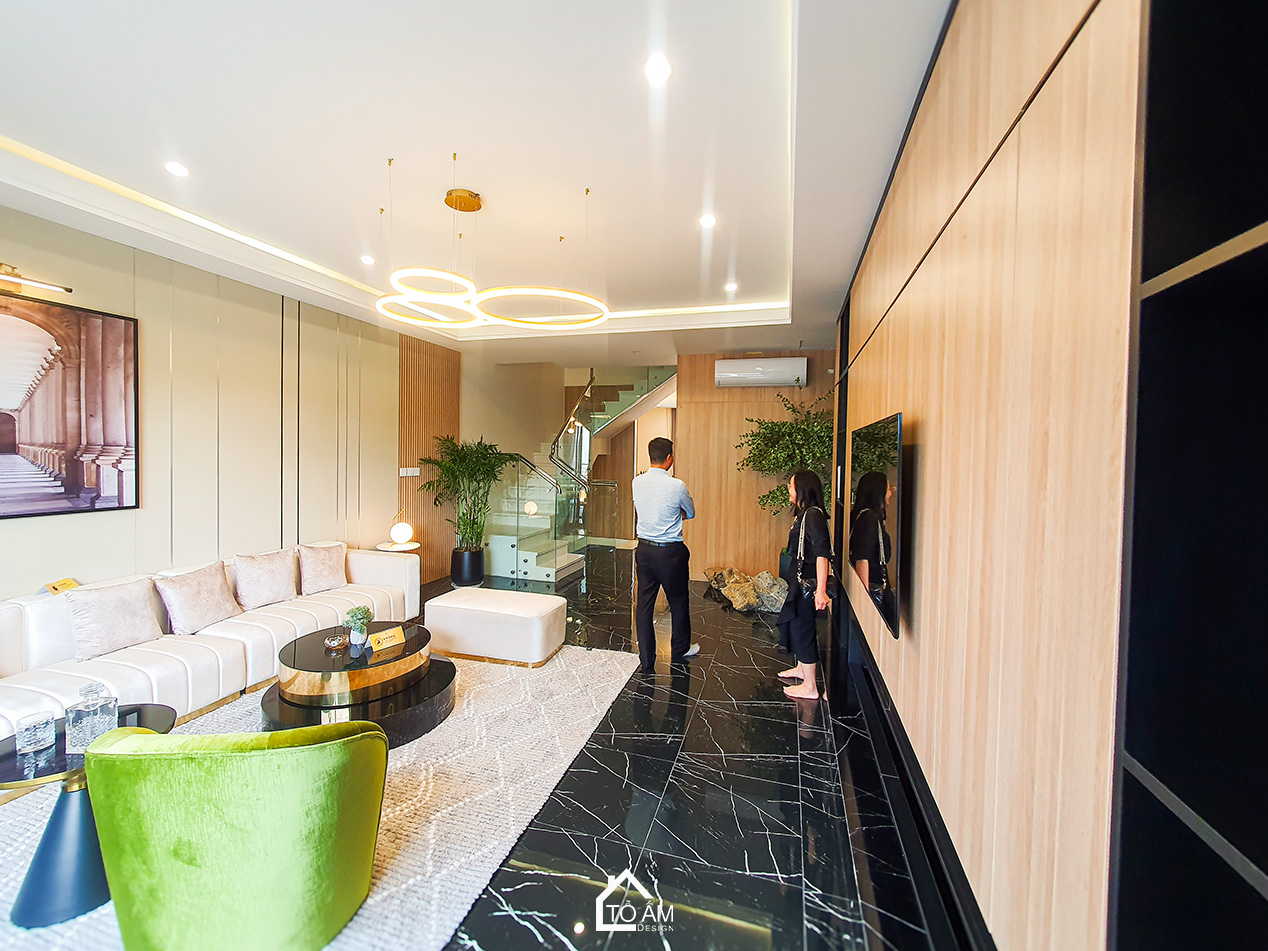 Tầng 2: Phòng khách & phòng bếp – Hoàn thiện Nhà mẫu Vinhomes Golden Avenue Móng Cái - Không gian nhà phố chữa lành - Tổ Ấm Design