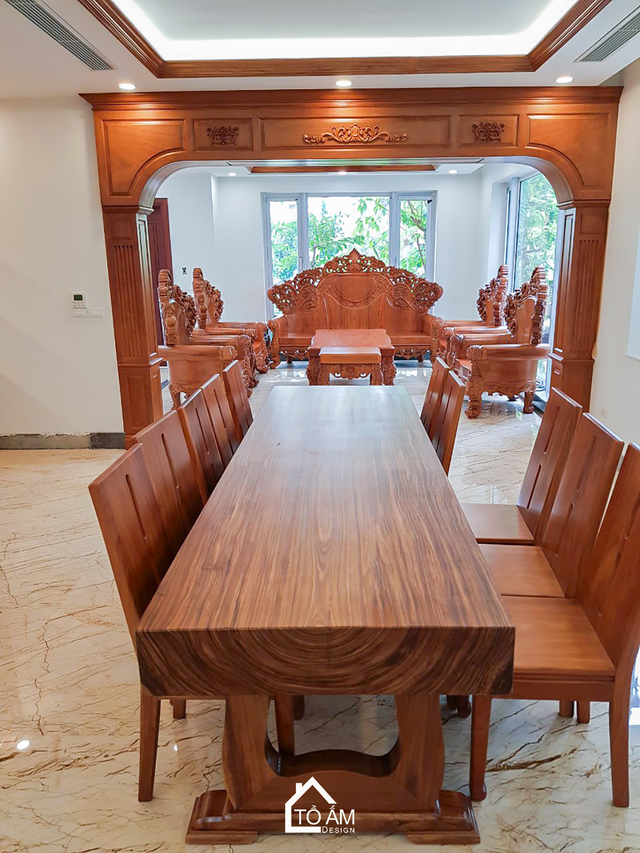 Phòng Bếp Gỗ gõ đỏ sang trọng phong cách Tân Cổ Điển - Biệt thự Gỗ gõ đỏ sang trọng – Tổ Ấm Design