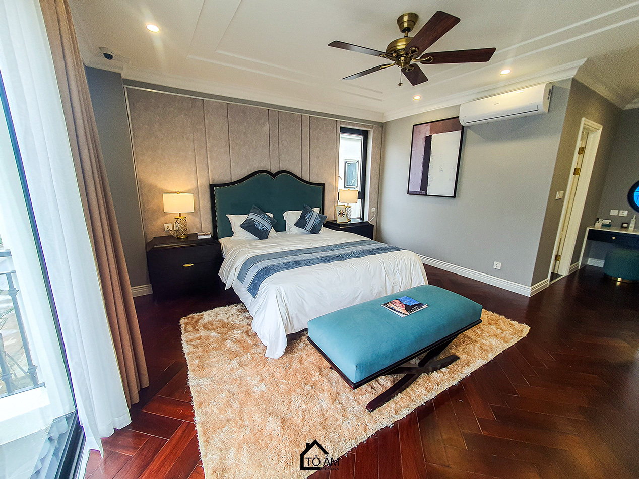 Tầng 3: Phòng ngủ Master 1 – Ấm áp và thanh lịch – Hoàn thiện Công trình Nhà mẫu SHG9M tại Vinhomes Golden Avenue Móng Cái - Không gian nhà phố chữa lành - Tổ Ấm Design