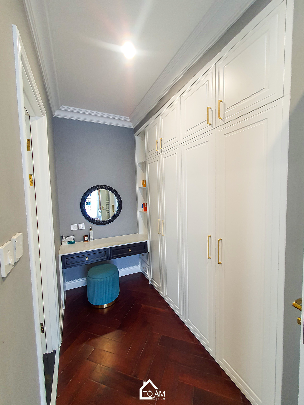 Tầng 3: Phòng ngủ Master 1 – Ấm áp và thanh lịch – Hoàn thiện Công trình Nhà mẫu SHG9M tại Vinhomes Golden Avenue Móng Cái - Không gian nhà phố chữa lành - Tổ Ấm Design