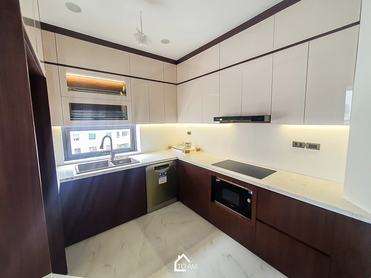 Không gian bếp – Nơi giữ lửa hạnh phúc trong căn Chung cư 3 ngủ Cầu Giấy - Hoàn thiện nội thất Chung cư 3 ngủ tại tòa 24T2, Cầu Giấy phong cách hiện đại – Tổ Ấm Design