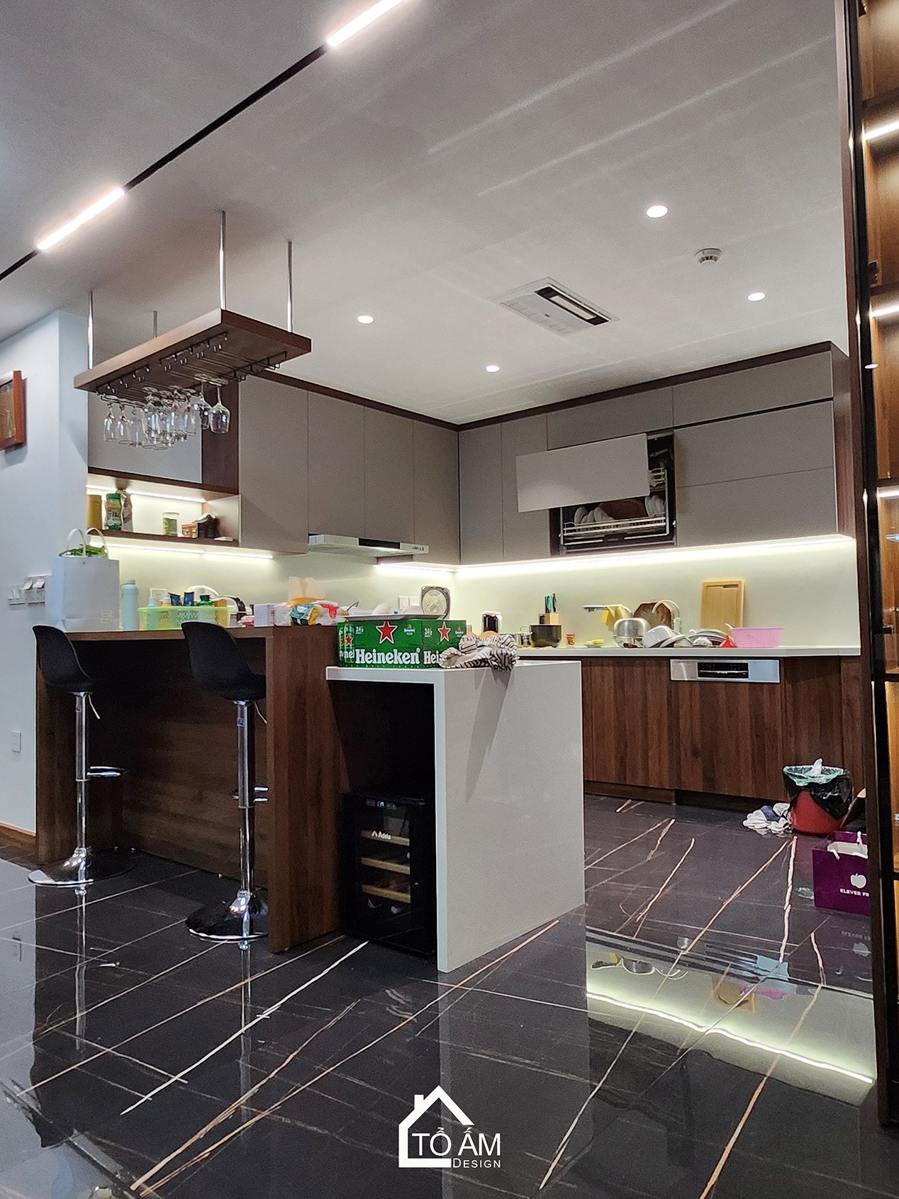 Không gian bếp: Tinh tế – gọn gàng – tiện nghi vượt trội - Hoàn thiện Chung cư 2 ngủ tại Tòa Ciputra, Tây Hồ - Tổ Ấm Design 