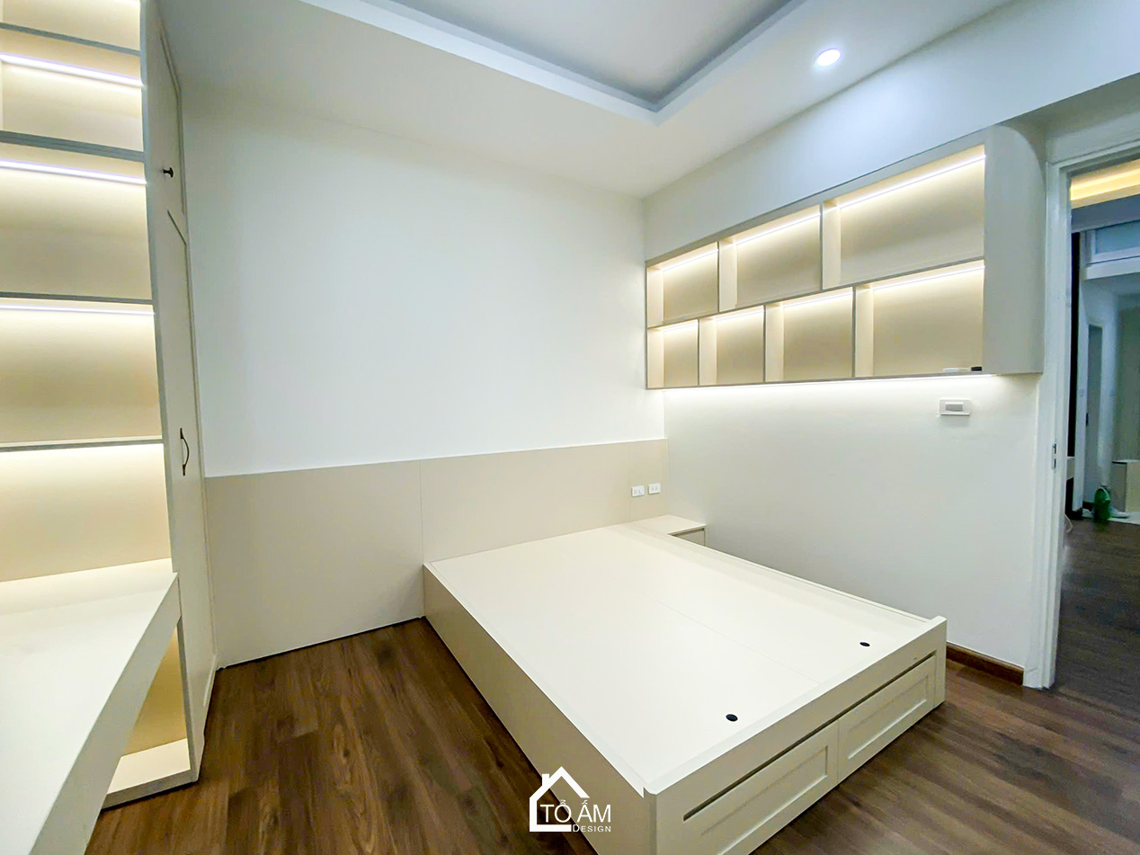 Phòng ngủ 1: Thiết kế tối giản nhưng giàu cảm xúc - Hoàn thiện Chung cư 3 ngủ Cienco Thanh Xuân, Hoàng Đạo Thúy - Tổ Ấm Design