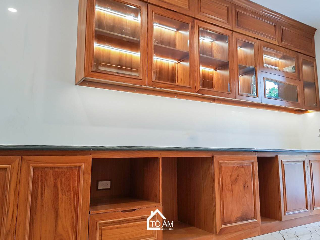 Phòng Bếp Gỗ gõ đỏ sang trọng phong cách Tân Cổ Điển - Biệt thự Gỗ gõ đỏ sang trọng – Tổ Ấm Design