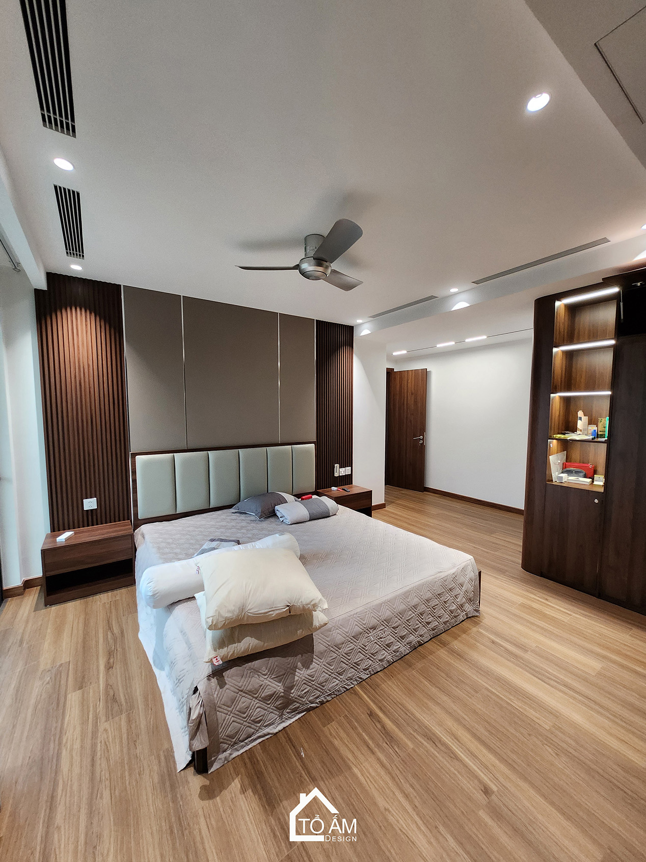 Phòng ngủ Master: An trú cảm xúc sau một ngày dài - Hoàn thiện Chung cư 2 ngủ tại Tòa Ciputra, Tây Hồ - Tổ Ấm Design 