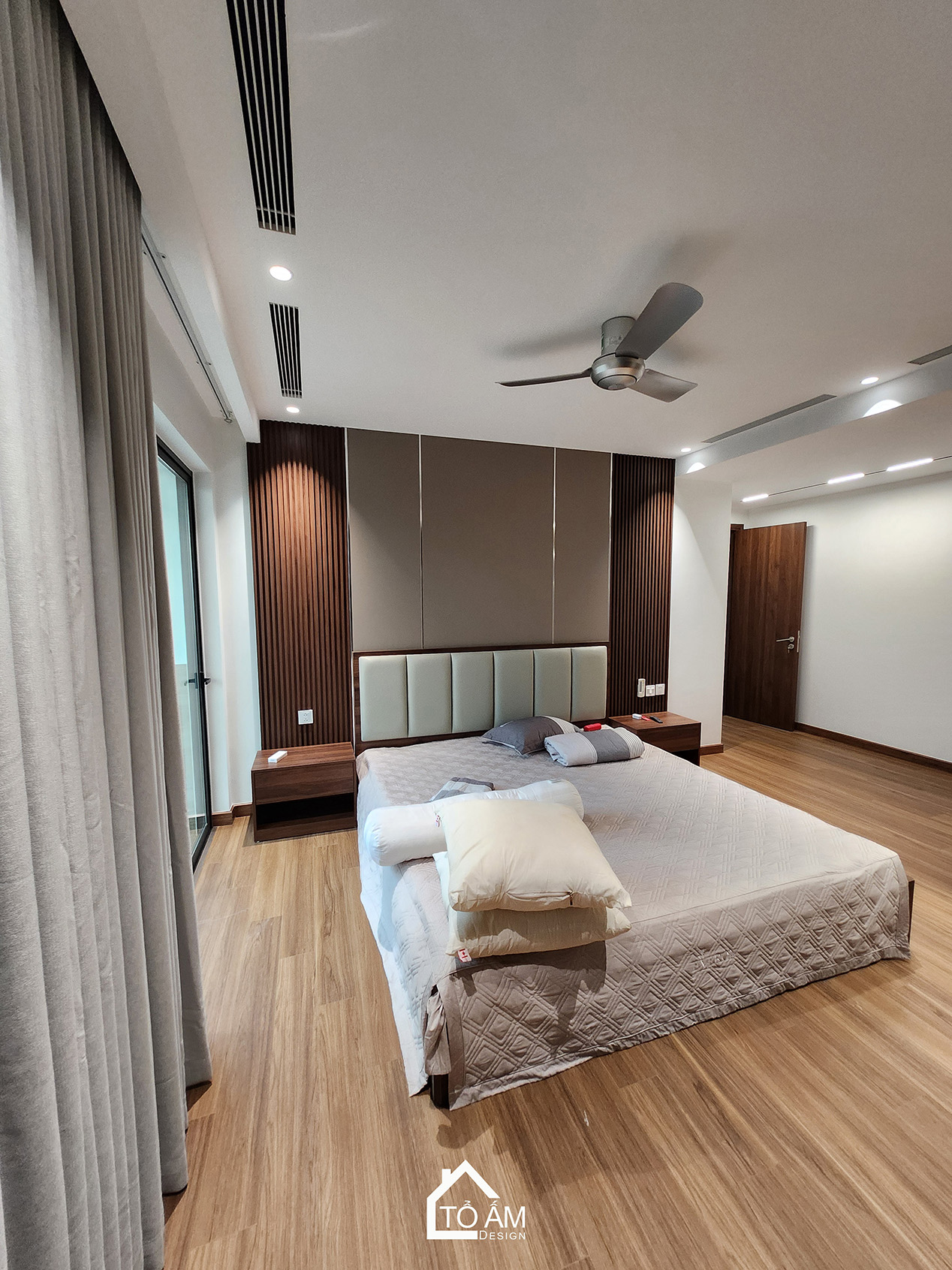 Phòng ngủ Master: An trú cảm xúc sau một ngày dài - Hoàn thiện Chung cư 2 ngủ tại Tòa Ciputra, Tây Hồ - Tổ Ấm Design 