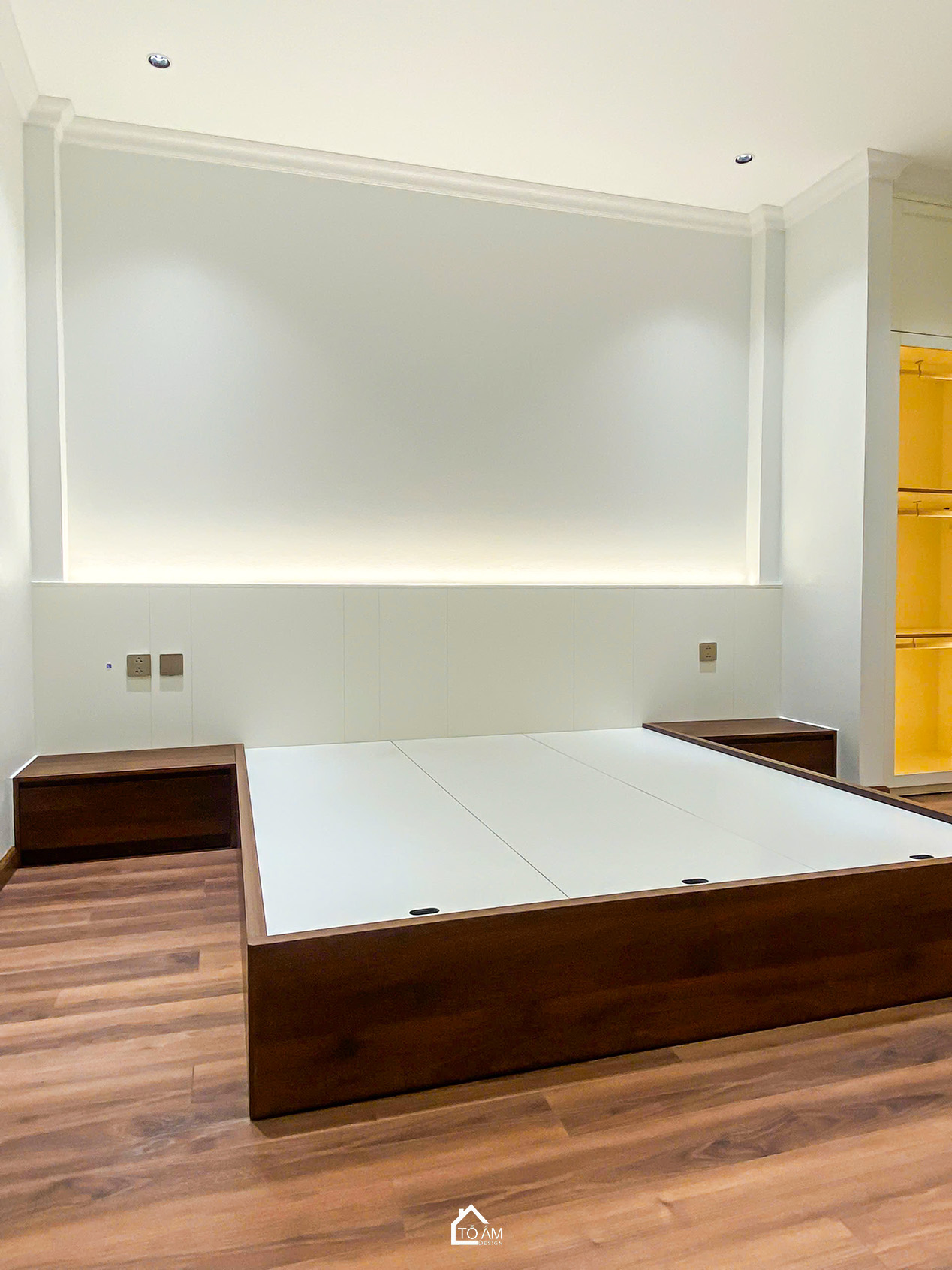 Phòng ngủ con gái (có khu thay đồ): Nữ tính và tinh tế - Hoàn Thiện Nội Thất Nhà Phố 3 Tầng tại Yên Nghĩa, Hà Đông - Tổ Ấm Design