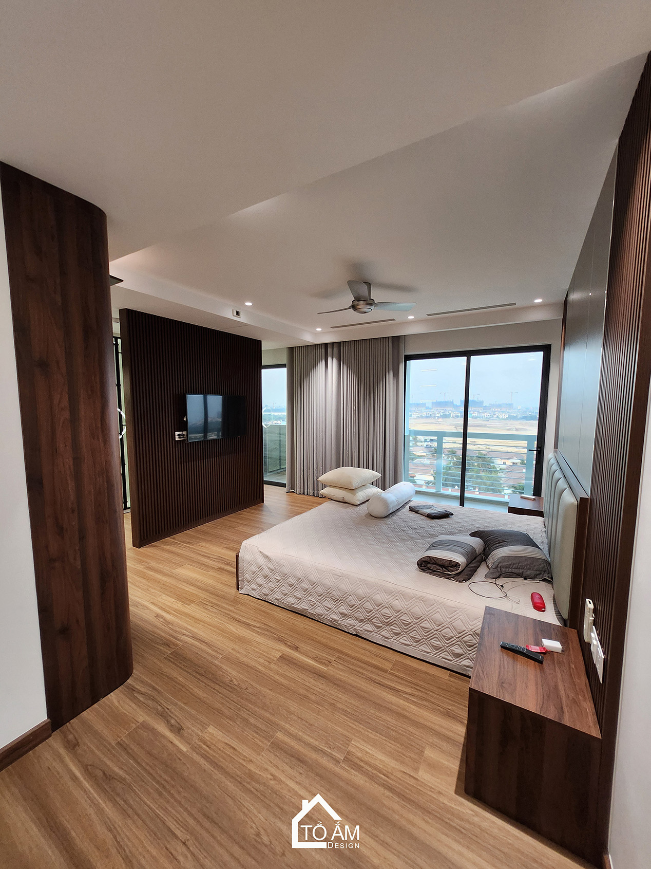 Phòng ngủ Master: An trú cảm xúc sau một ngày dài - Hoàn thiện Chung cư 2 ngủ tại Tòa Ciputra, Tây Hồ - Tổ Ấm Design 