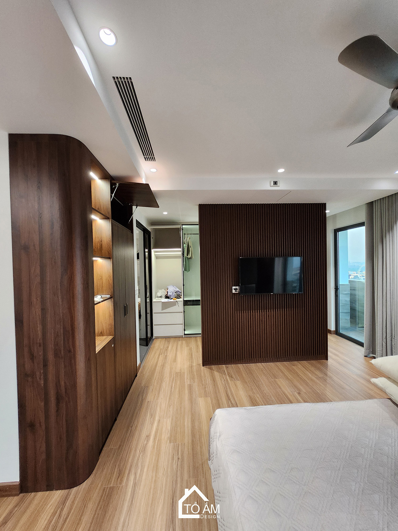 Phòng ngủ Master: An trú cảm xúc sau một ngày dài - Hoàn thiện Chung cư 2 ngủ tại Tòa Ciputra, Tây Hồ - Tổ Ấm Design 