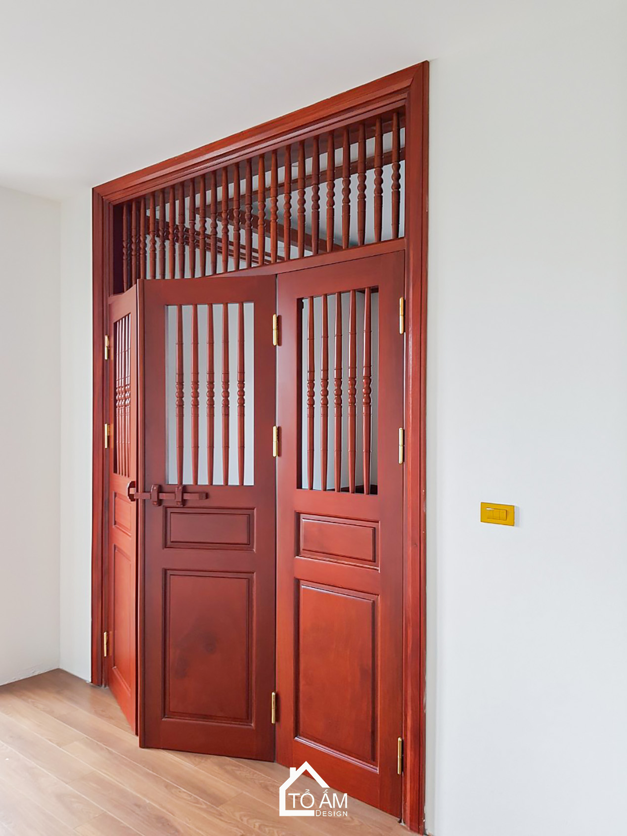 Phòng Thờ Gỗ gõ đỏ sang trọng phong cách Tân Cổ Điển - Biệt thự Gỗ gõ đỏ sang trọng – Tổ Ấm Design