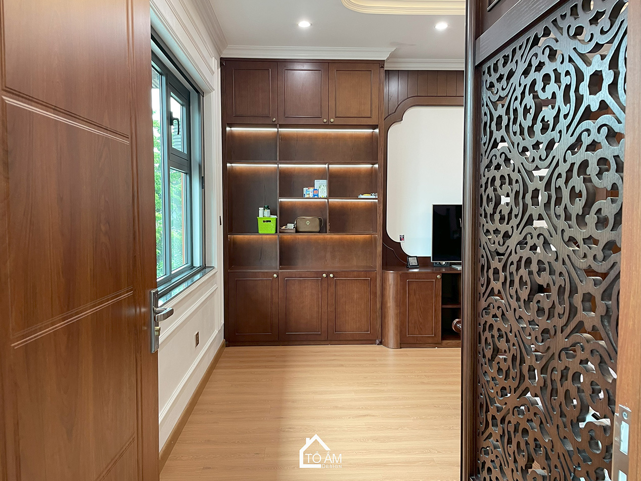 Phòng ngủ Master: Tĩnh tại – Riêng tư – Đậm chất Đông Dương  - Hoàn thiện công trình Biệt thự sân vườn Đông Anh - Tổ Ấm Design