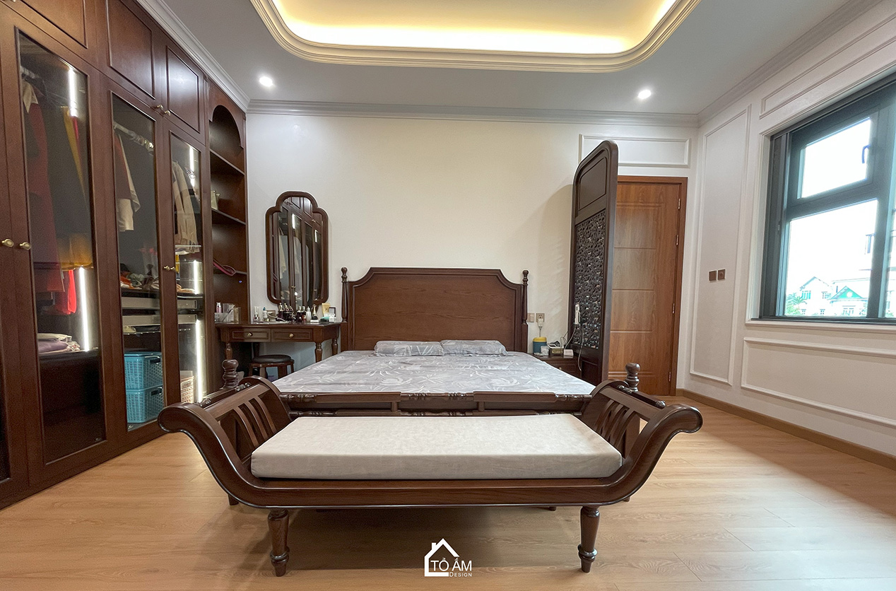 Phòng ngủ Master: Tĩnh tại – Riêng tư – Đậm chất Đông Dương  - Hoàn thiện công trình Biệt thự sân vườn Đông Anh - Tổ Ấm Design