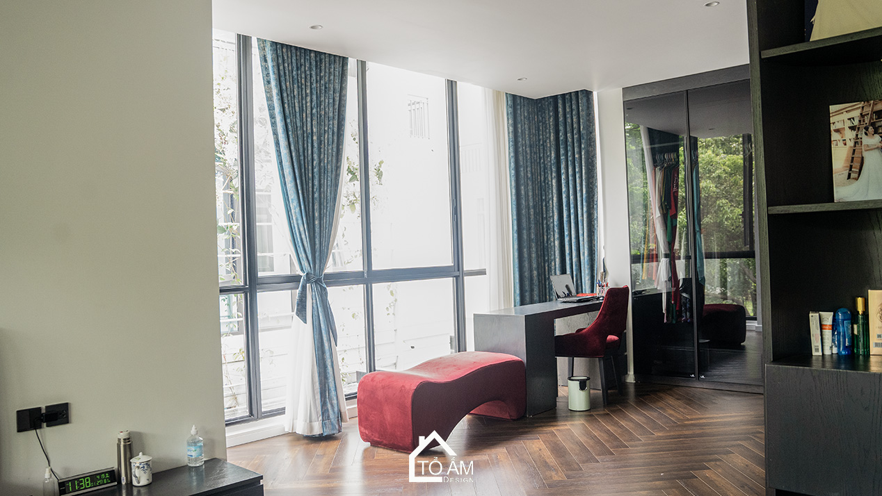 Phòng ngủ Master & khu thay đồ Biệt thự Gỗ Sồi Ecopark: Riêng tư – sang trọng – sâu lắng - Hoàn thiện công trình Biệt thự Gỗ Sồi Mỹ Ecopark - Tổ Ấm Design