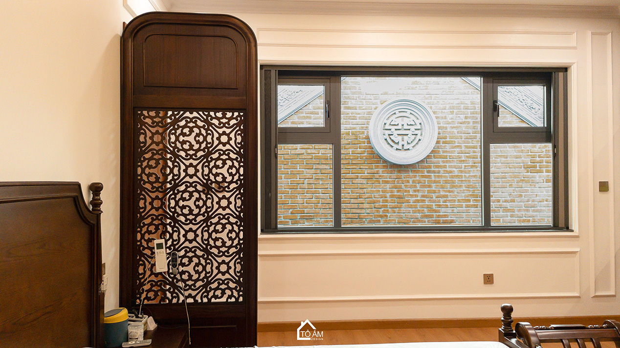 Phòng ngủ Master: Tĩnh tại – Riêng tư – Đậm chất Đông Dương  - Hoàn thiện công trình Biệt thự sân vườn Đông Anh - Tổ Ấm Design