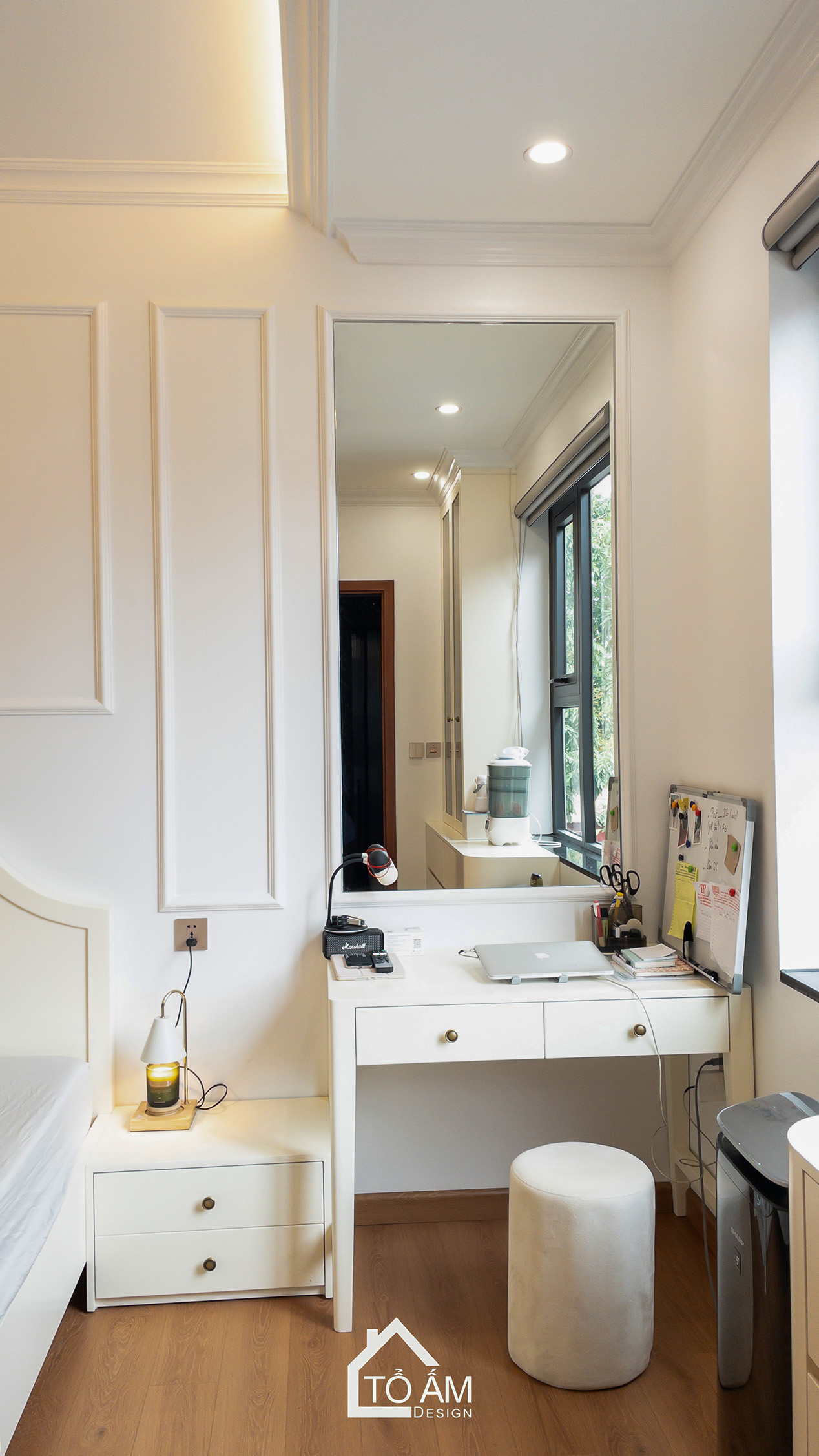 Phòng ngủ con gái: Trẻ trung, thanh lịch nhưng vẫn hài hòa phong cách chung - Hoàn thiện công trình Biệt thự sân vườn Đông Anh - Tổ Ấm Design